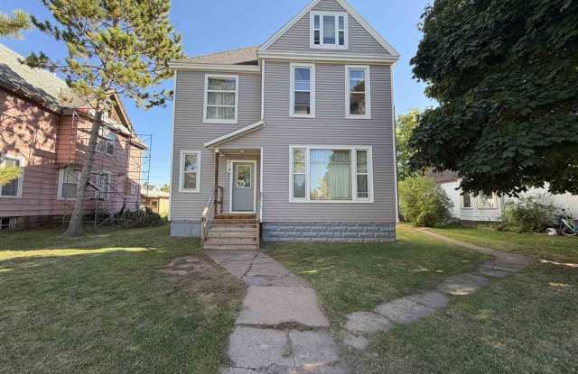 714 Ellis Avenue South - D Gallery 1