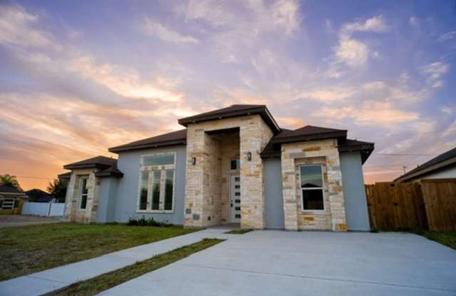 Spacious 4BR House in Mission photos photos