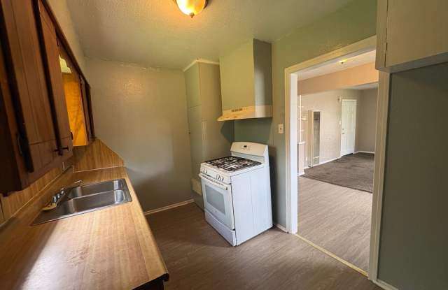 Adorable 2 bedroom/1 bath home Gallery 4