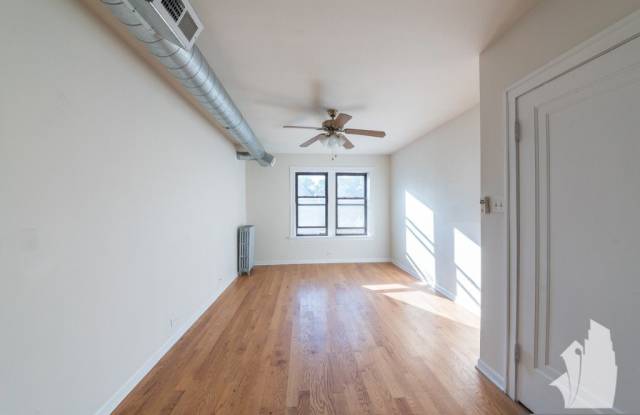1249 West Henderson Street Gallery 3