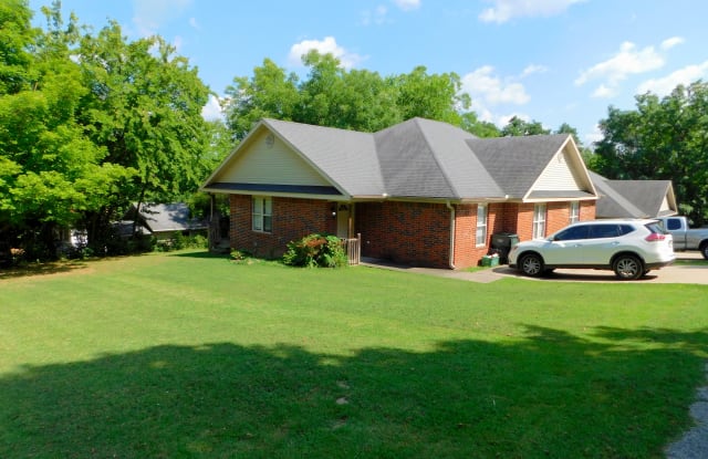 115 E Rock St photos photos