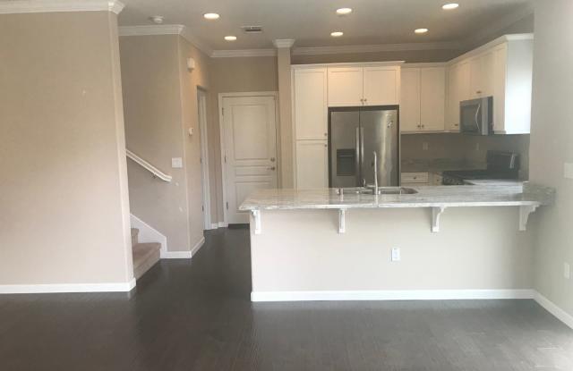 320 North Park Court Gallery 3