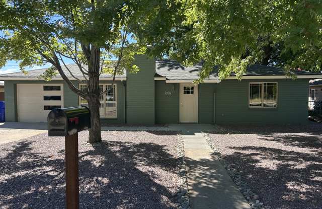 2809 East Lewis Drive Gallery 1