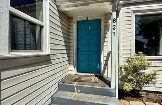 821 South Summit Avenue Gallery 2