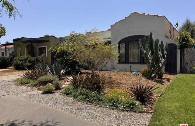 2905 Somerset Dr Gallery 1