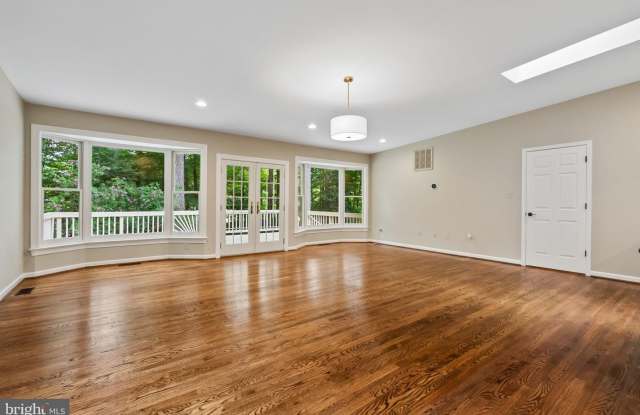 6506 BELLAMINE CT Gallery 3