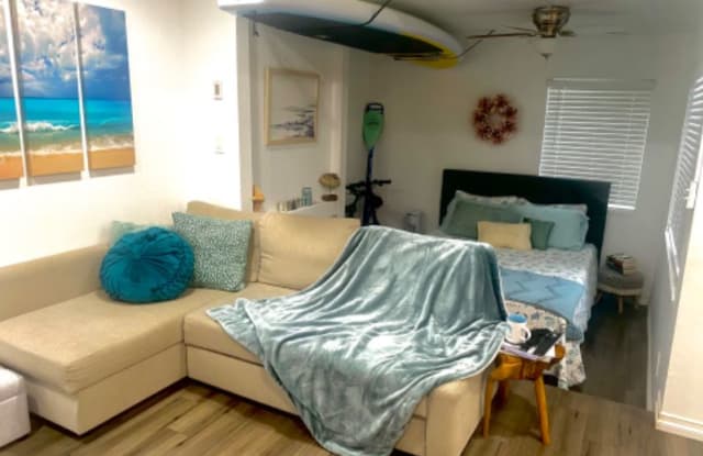 16852 Pacific Coast Hwy - 16852 East Pacific Coast Highway, Huntington Beach, CA 92649