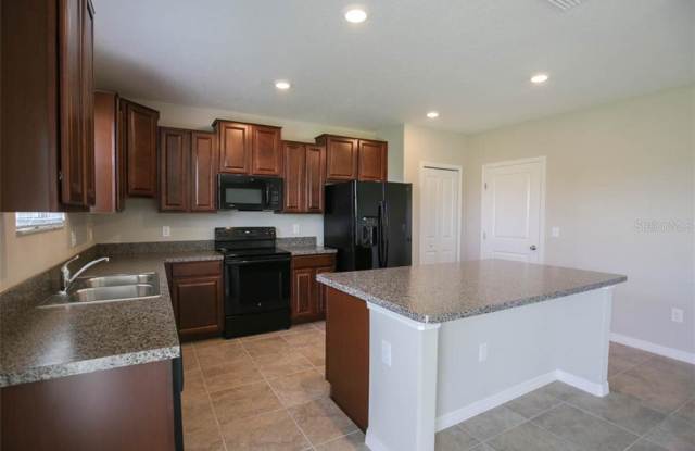 1918 BROAD WINGED HAWK DRIVE Gallery 2