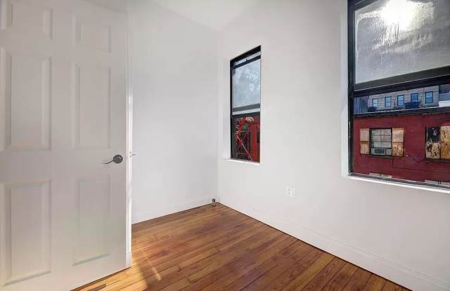 24 Saint Marks Place Gallery 3