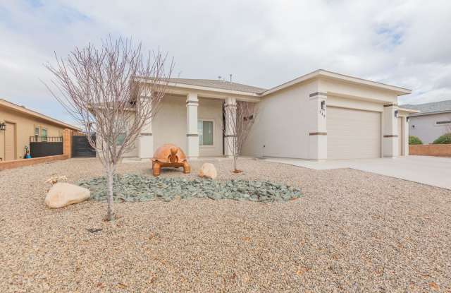 Modern 4 Bed 3 Bath - Pets Allowed! photos photos