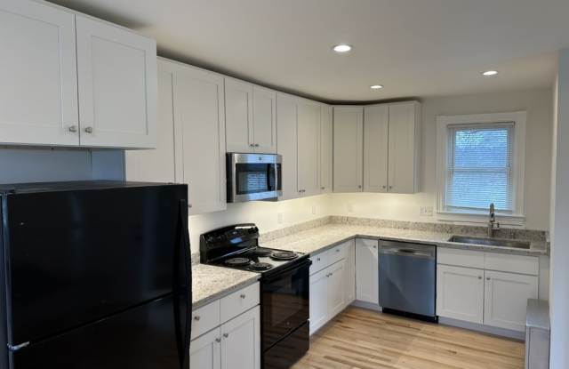 1478 Broadway St - 2 photos photos 1478 Broadway St - 2 photos photos