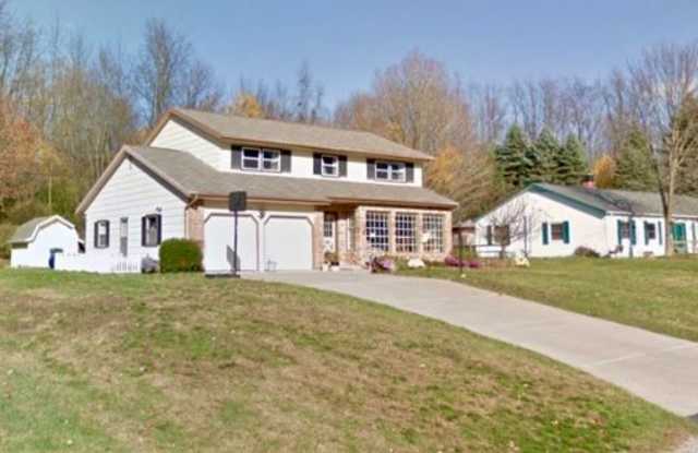 334 Shamrock Dr Gallery 3