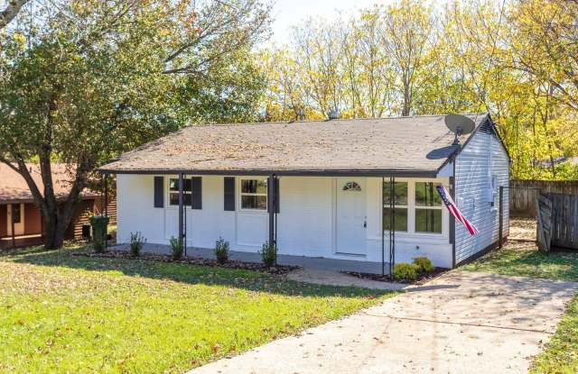 THREE BEDROOM/ONE BATH - CONVENIENT LOCATION! photos photos THREE BEDROOM/ONE BATH - CONVENIENT LOCATION! photos photos