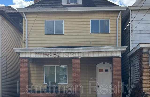 711 Russellwood Avenue - 2 photos photos 711 Russellwood Avenue - 2 photos photos