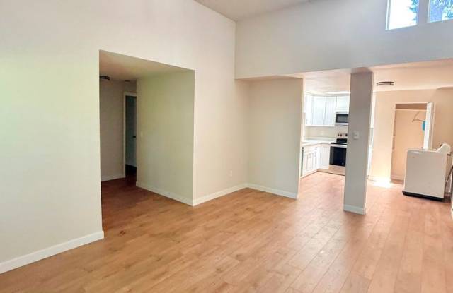 Spacious 2 Bed 1 Bath Fairwood Condo Gallery 3