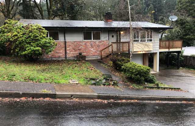 Updated 3 bedroom 3 bath house in Eugene! - 3450 McMillan Street, Eugene, OR 97405