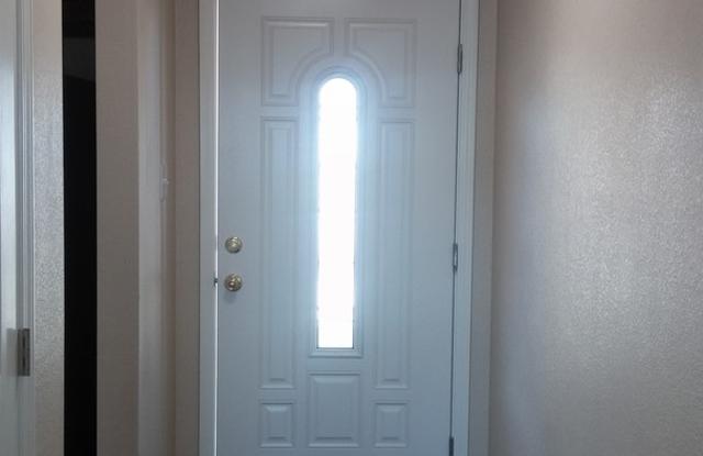 COMPLETELY UPDATED HOME MOVE IN READY Gallery 4