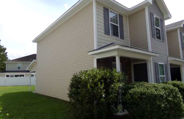 Great Townhouse in Great Location! Gallery 3