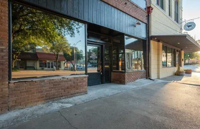 102 W Elm Street photos photos