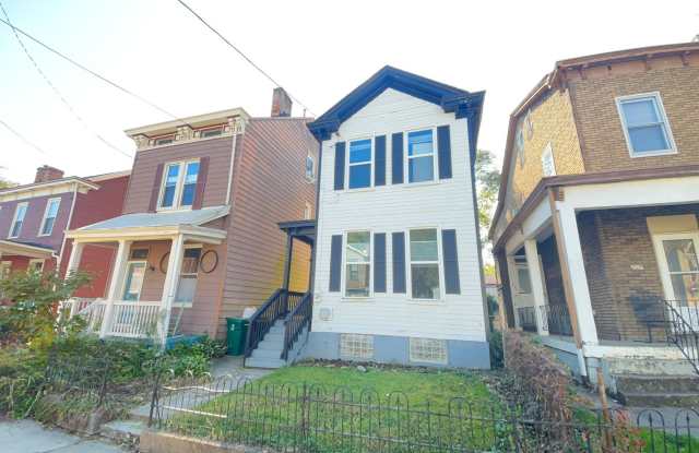 **Deposit Special $1500** 1527 Chase Ave 3BR/2BA (Cincinnati) - 1527 Chase Avenue, Cincinnati, OH 45223