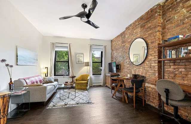 77 Underhill Ave Apt 2A photos photos