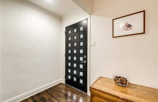 6941 Kenwood Avenue Gallery 4