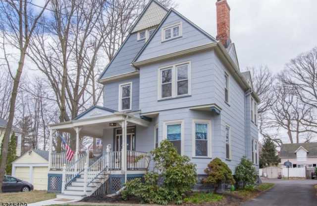 121 Midland Ave Gallery 2