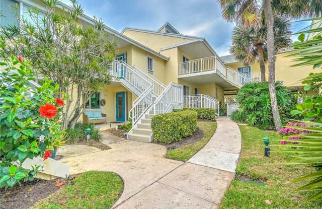 5563 NE Gulfstream Way Gallery 3
