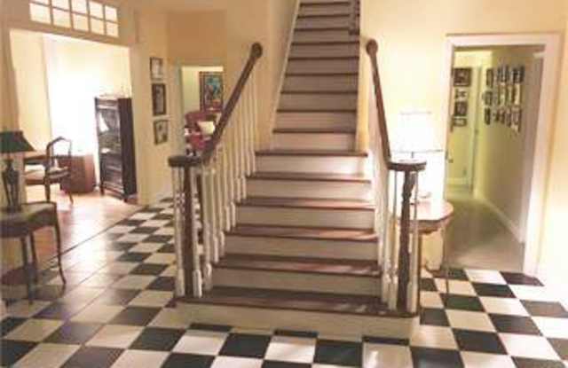 51 South Woods Mill Road Gallery 2