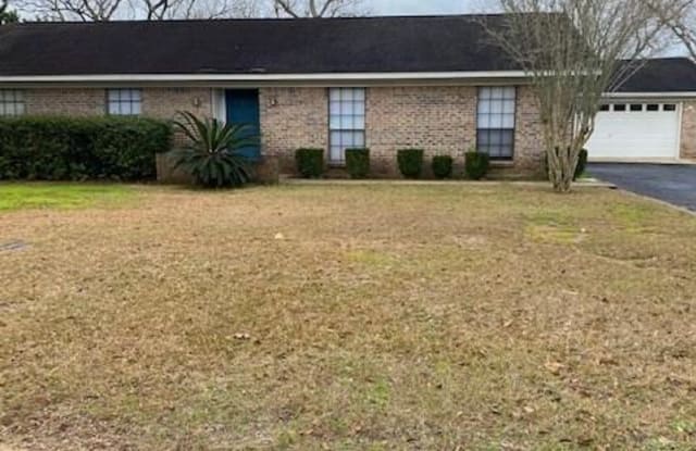 4940 CAMELOT DRIVE W - 4940 Camelot Drive West, Tillmans Corner, AL 36619