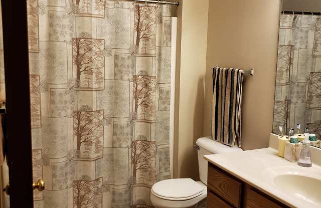 112 Lakewood Terrace - 3 Gallery 4