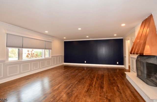 1455 Woodacres Dr Gallery 2