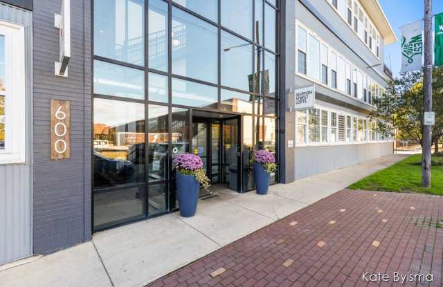 600 7th Street NW photos photos