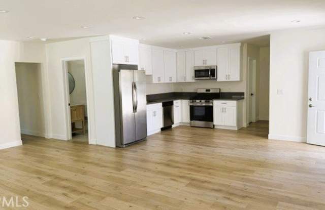 6849 N De Celis Place photos photos