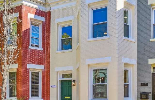 617 ELLIOTT STREET NE photos photos
