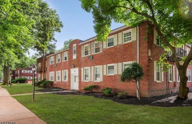 46 F Parkway Village Gallery 3