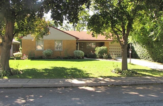 6548 North Monticello Avenue - 6548 North Monticello Avenue, Lincolnwood, IL 60712
