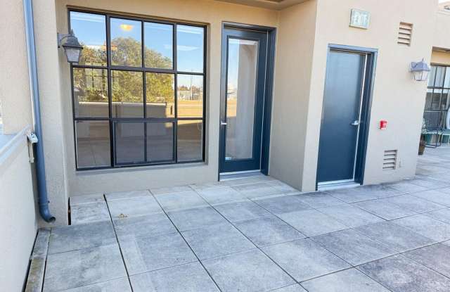 Stylish Rockridge Condo – Prime Location, Modern Comfort! photos photos