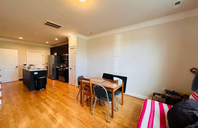 Modern 3 Bedroom, 2.5 Bath Townhouse Gallery 3