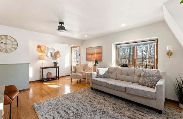 Charming 3-Bed/2-Bath Home in Upper Makefield Township. Available NOW! Gallery 4