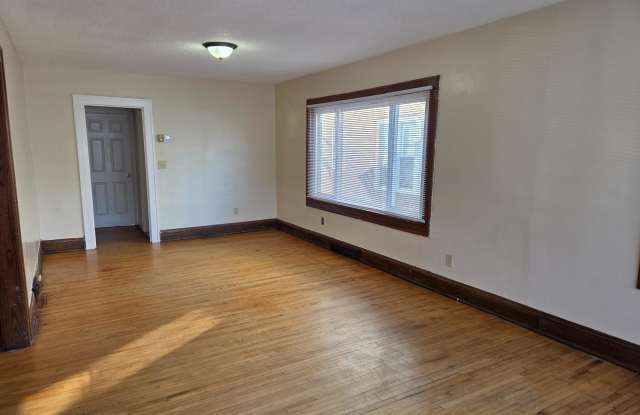 2931 Newton Avenue North Gallery 2
