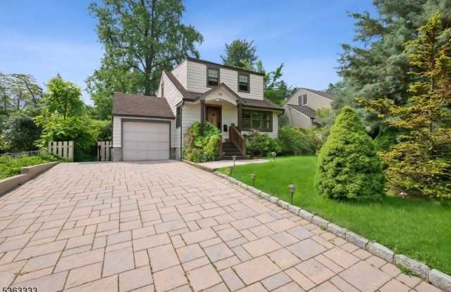 168 N Passaic Ave photos photos
