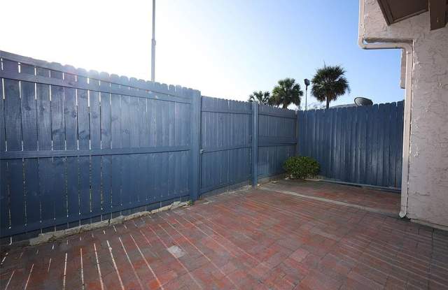 4029 Henley Road Gallery 4