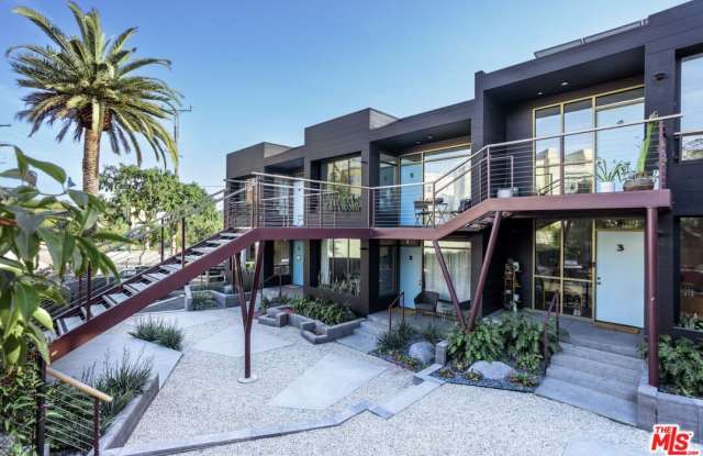 2811 Waverly Dr Gallery 2
