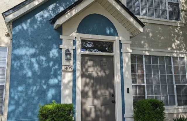 13703 Richmond Park Dr. N. Gallery 1