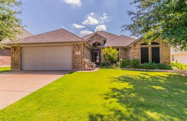 7525 Bunker Court - 7525 Bunke Court, Benbrook, TX 76126