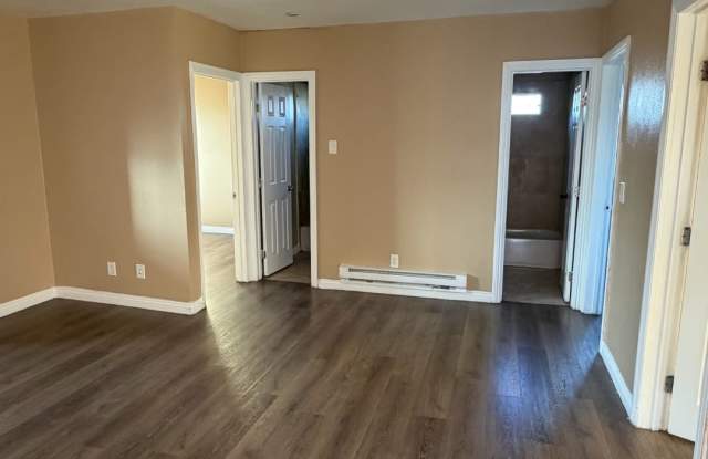 3737 Whiteside Street Gallery 2