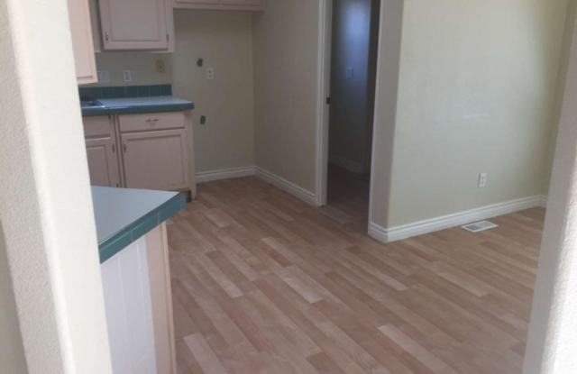 728 W Buist Ave photos photos