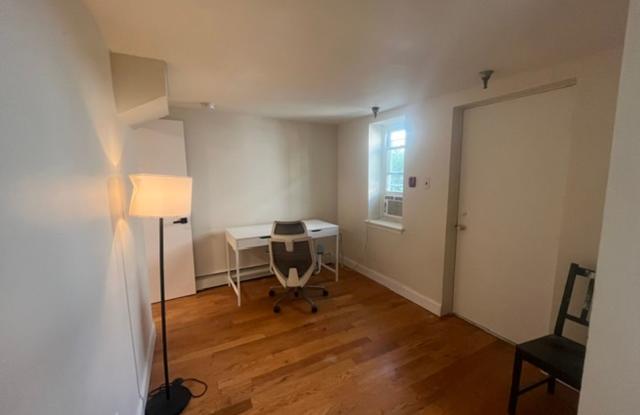 2 Bed Condo in Graduate Hospital Gallery 1