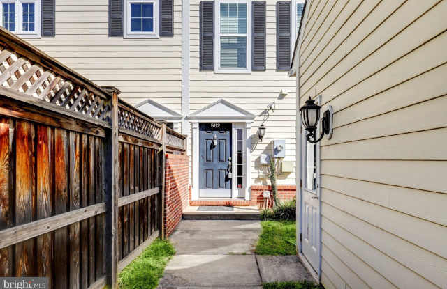 562 MARINA LANDING Lane Gallery 3
